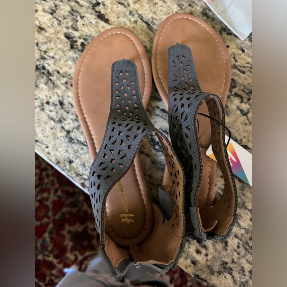 Size 8 NEW sandals